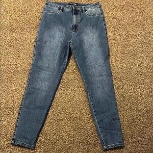 Fashion Nova Women’s Medium Wash jeans